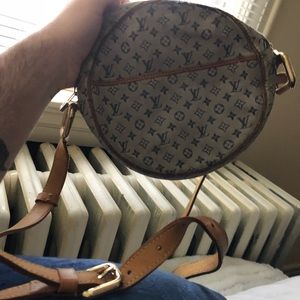 Louis Vuitton crossbody!